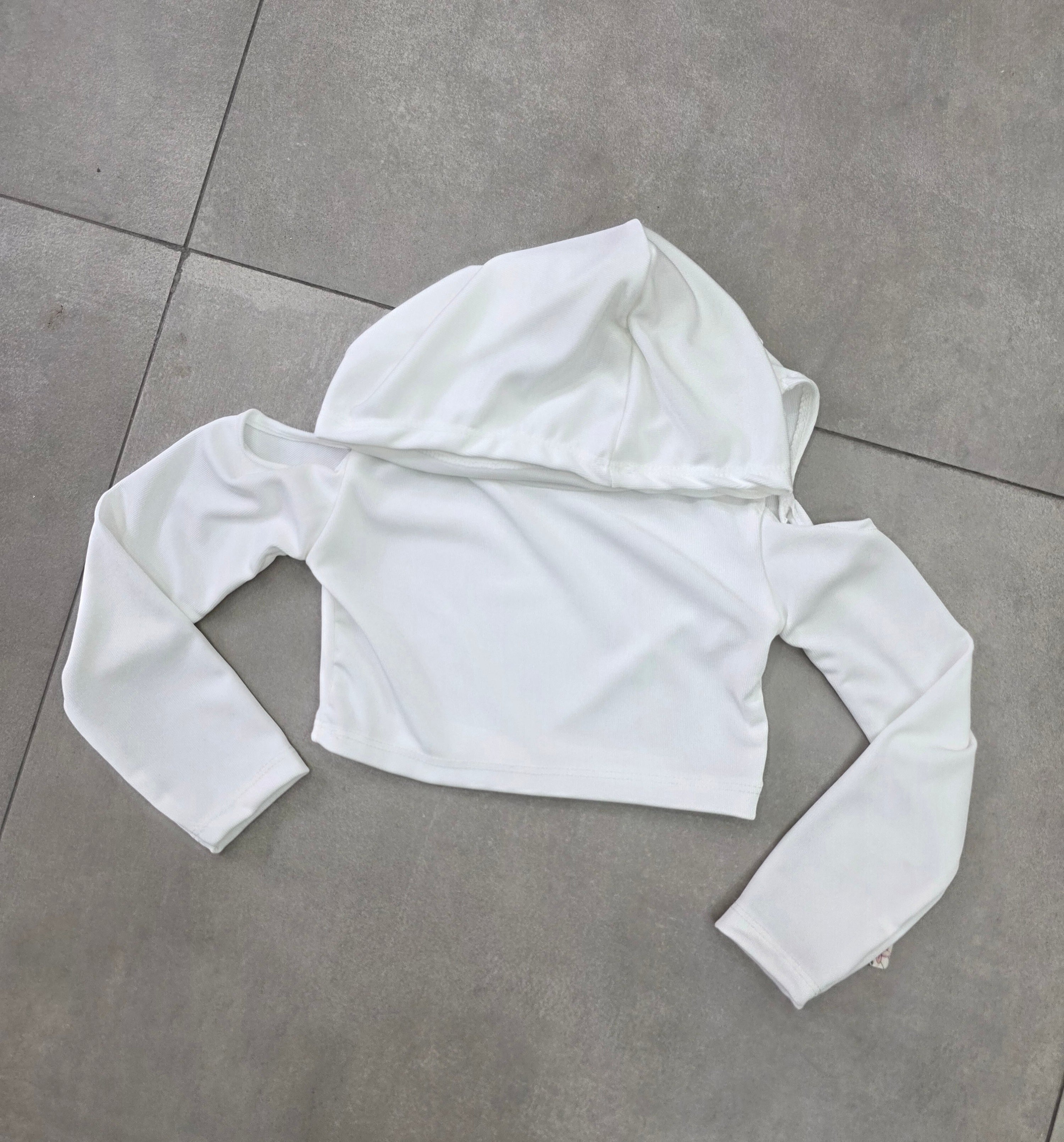 Maglia in cotone con cappuccio e apertura sulla spalla