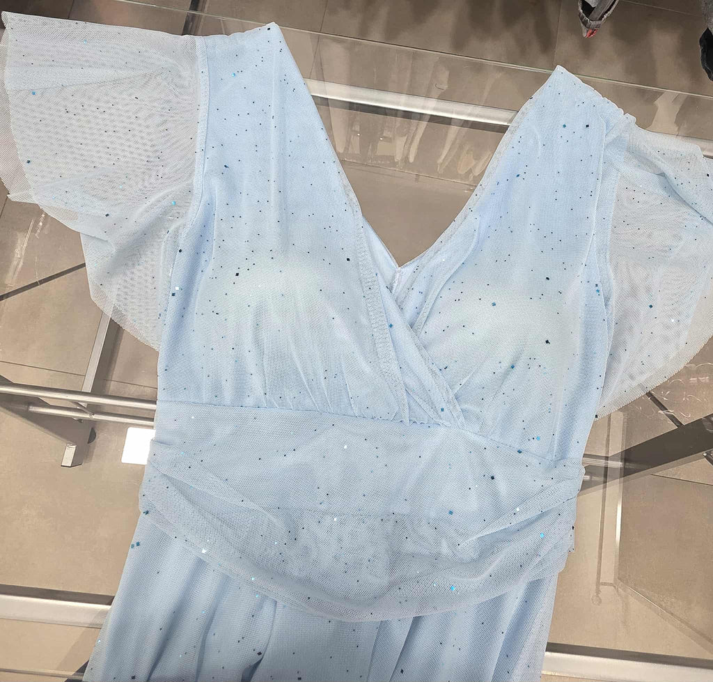 Abito lungo da cerimonia con balze e scollo a v laminato