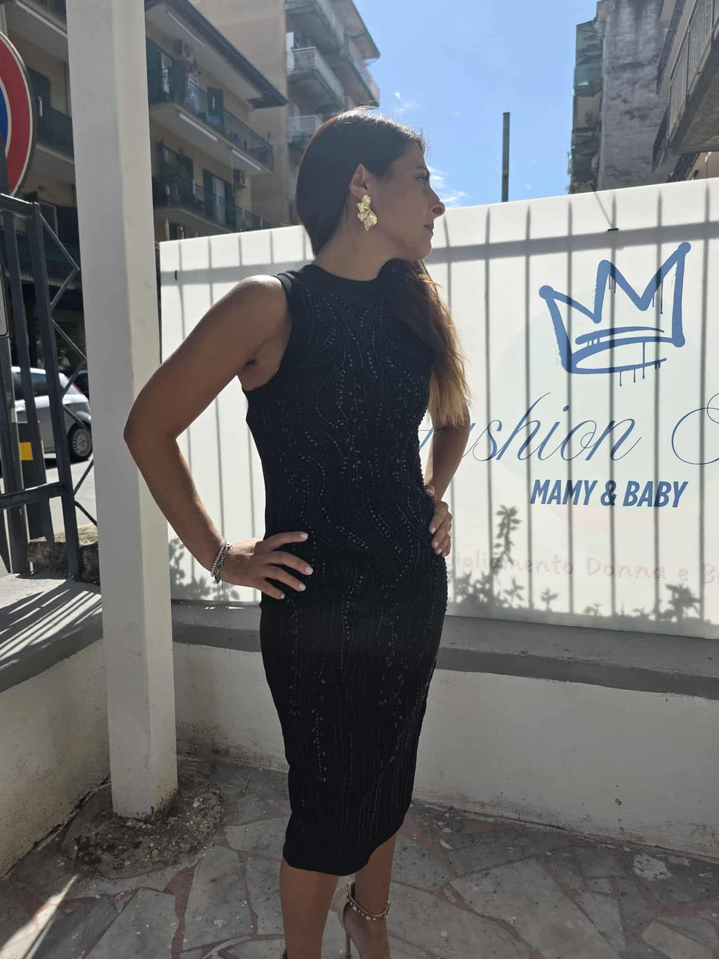 Abitino giromanica con strass e spacco