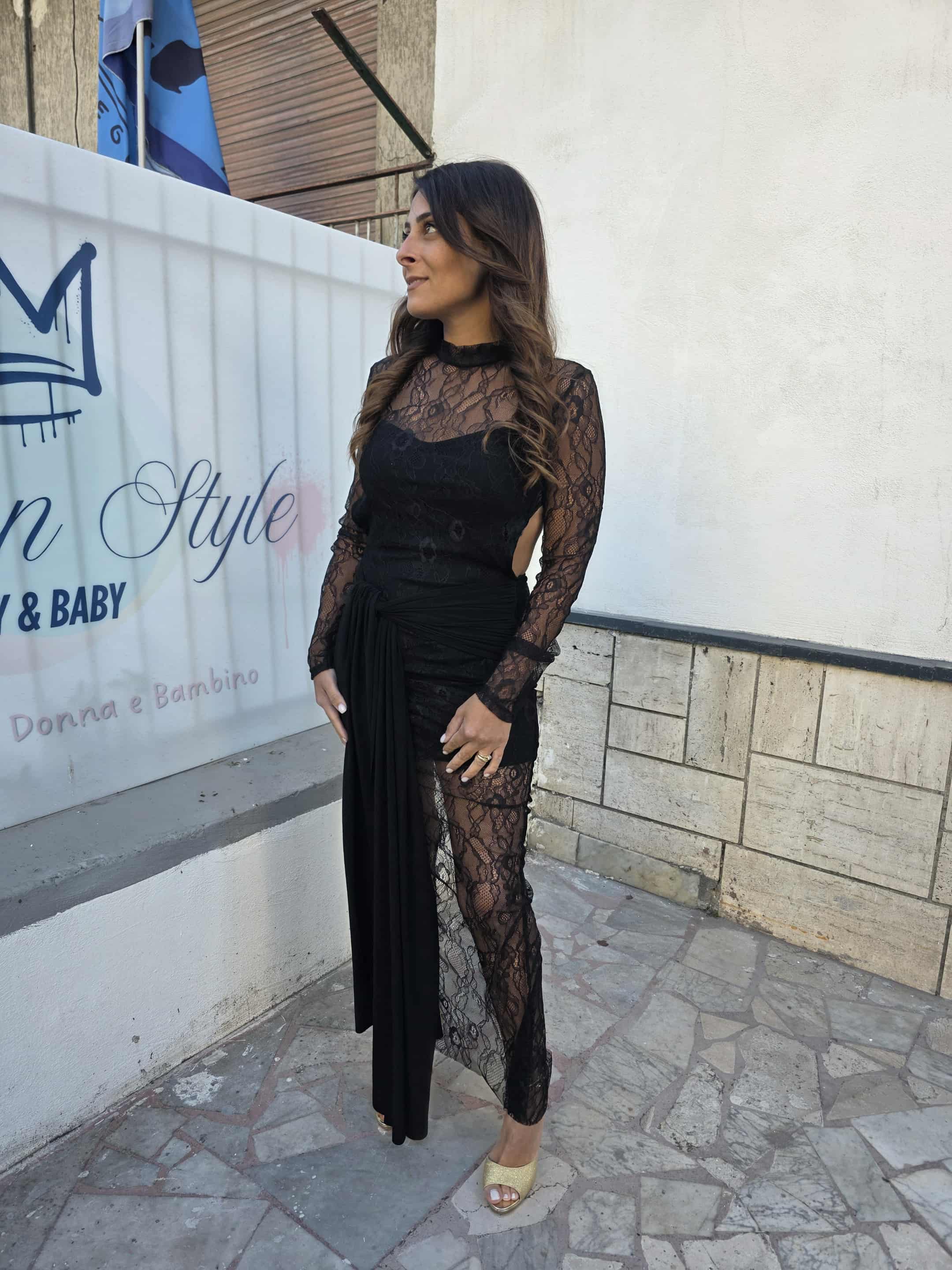 Abito lungo macramè con scollo posteriore