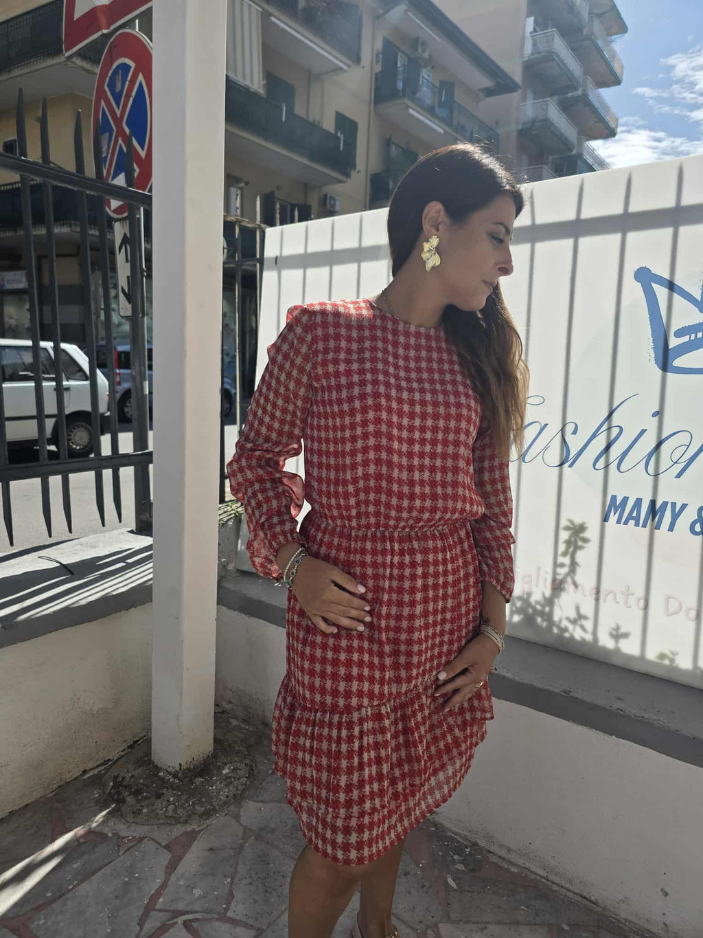 Abito con balza e quadri lui jo