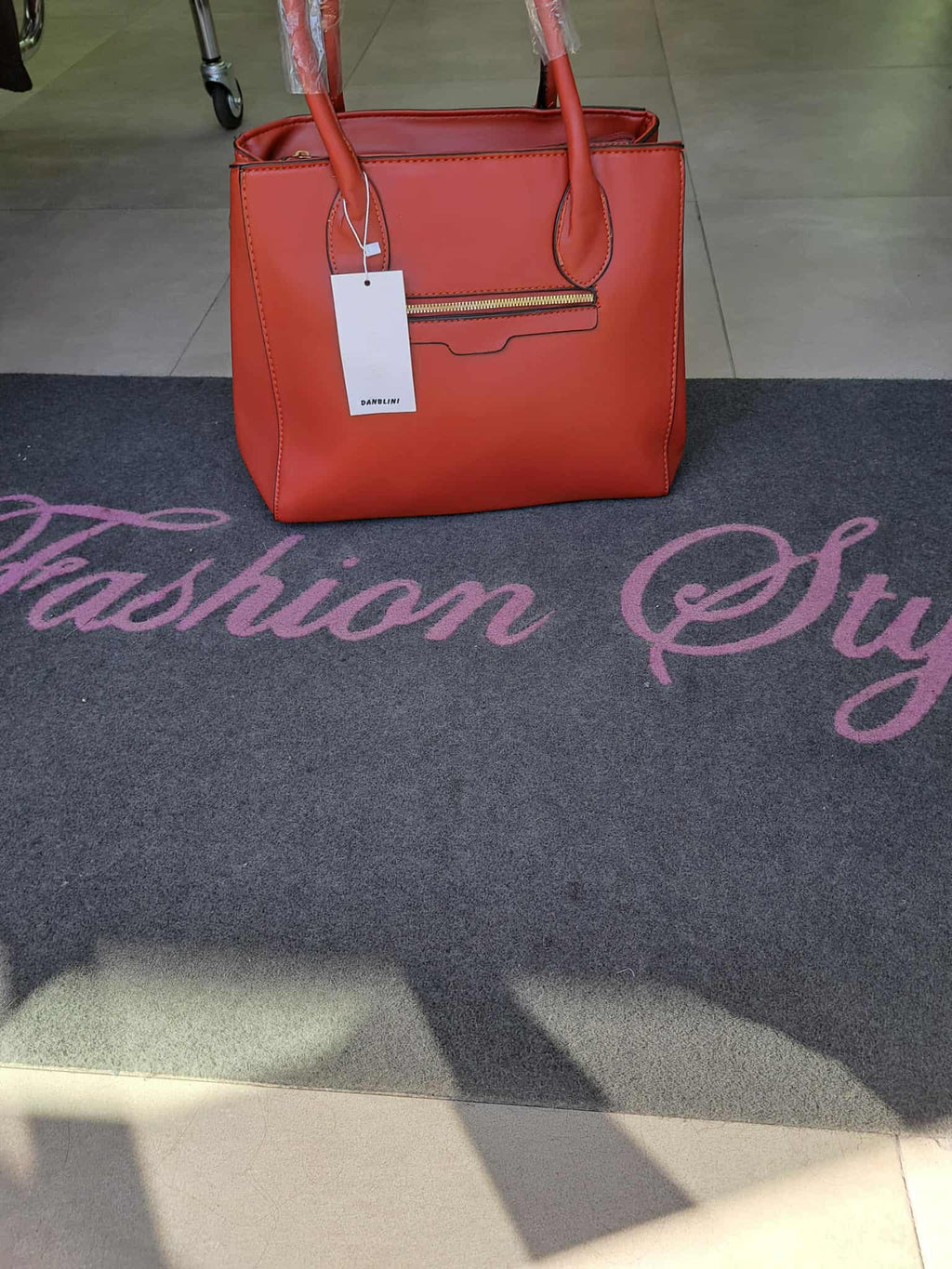 Borsa ecopelle con doppio taschino e manica lunga