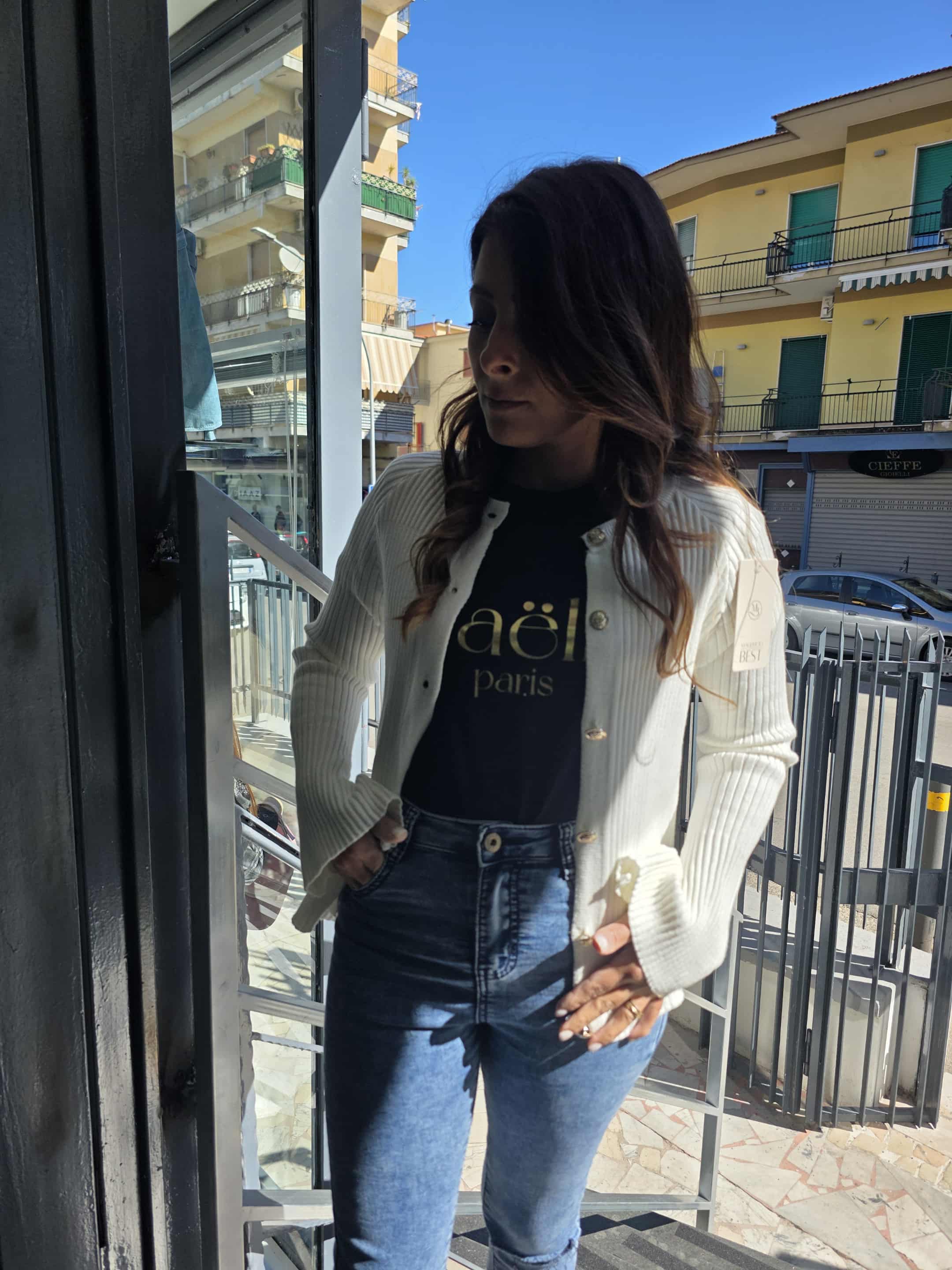 Cardigan in lana con bottoni oro