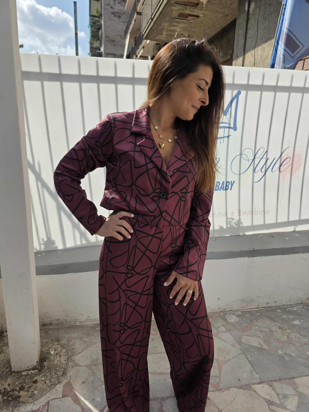 Tailleur due pezzi fantasia astratta