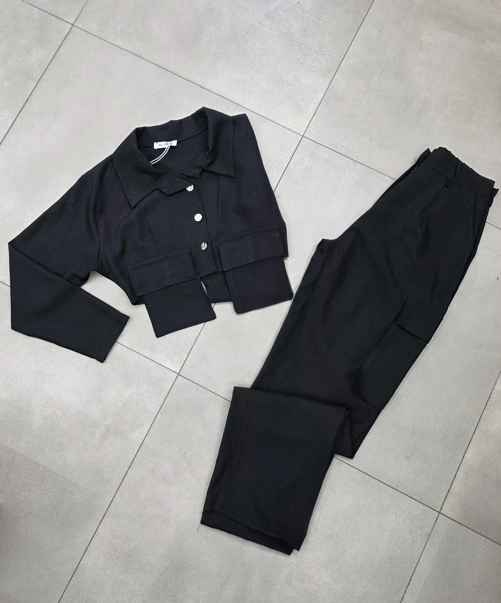 Completo 2 pezzi camicia con tasconi e pantalone a palazzo