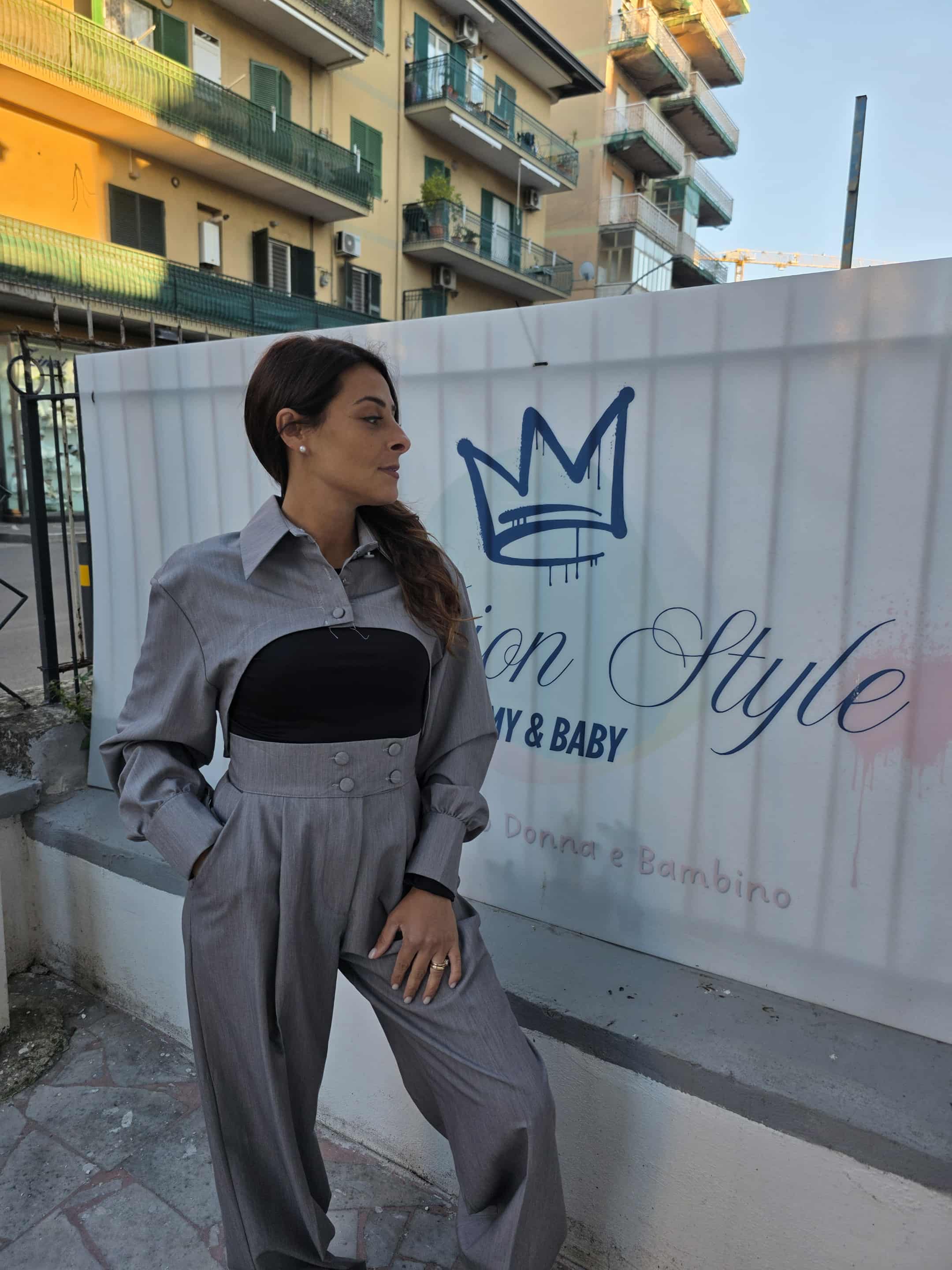 Completo 2 pezzi camicia corta con colleto e pantalone a palazzo