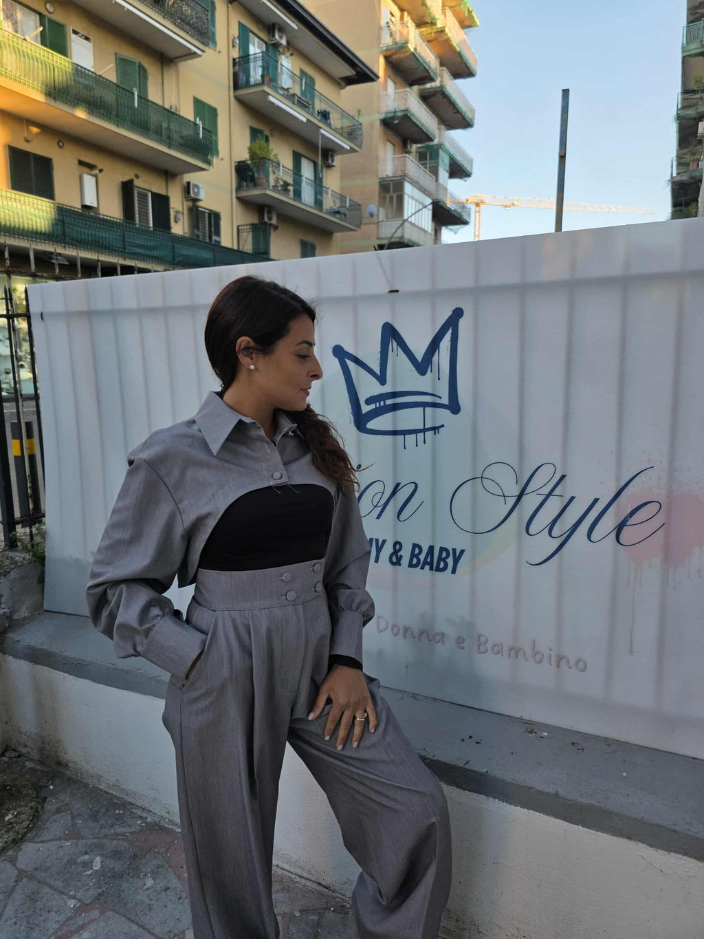 Completo 2 pezzi camicia corta con colleto e pantalone a palazzo