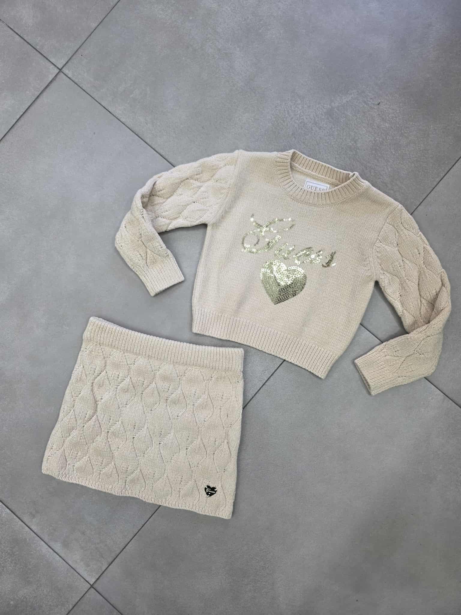 Completo lana guess gonna e maglione con stampa