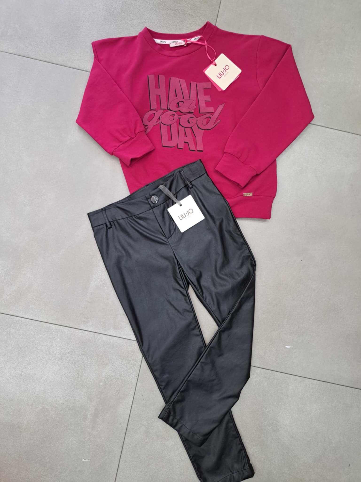 Completo felpa e pantalone ecopelle luijo