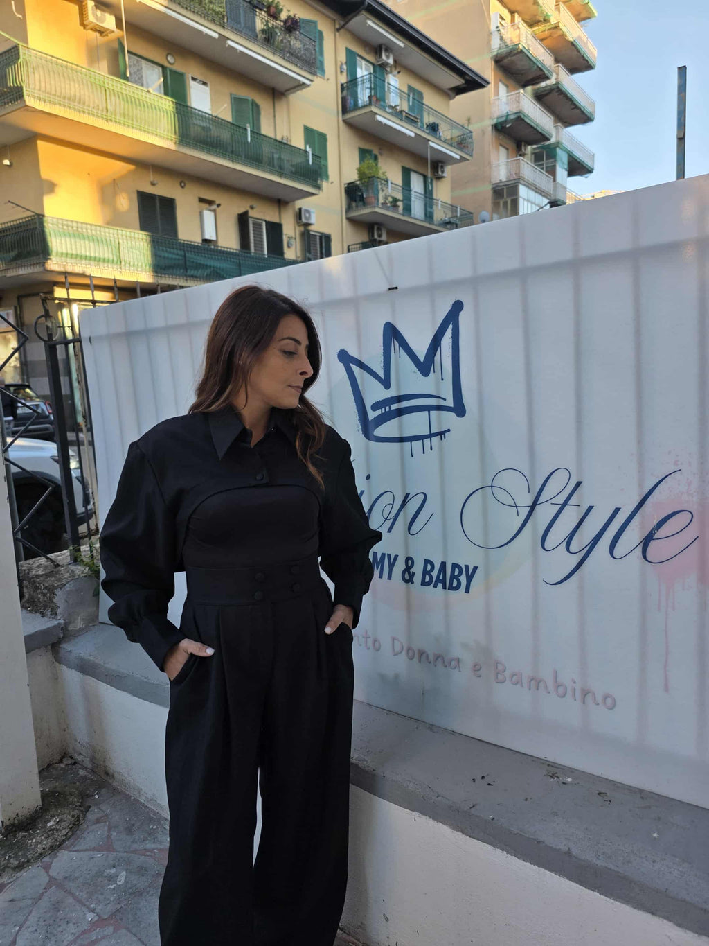 Completo 2 pezzi camicia corta con colleto e pantalone a palazzo