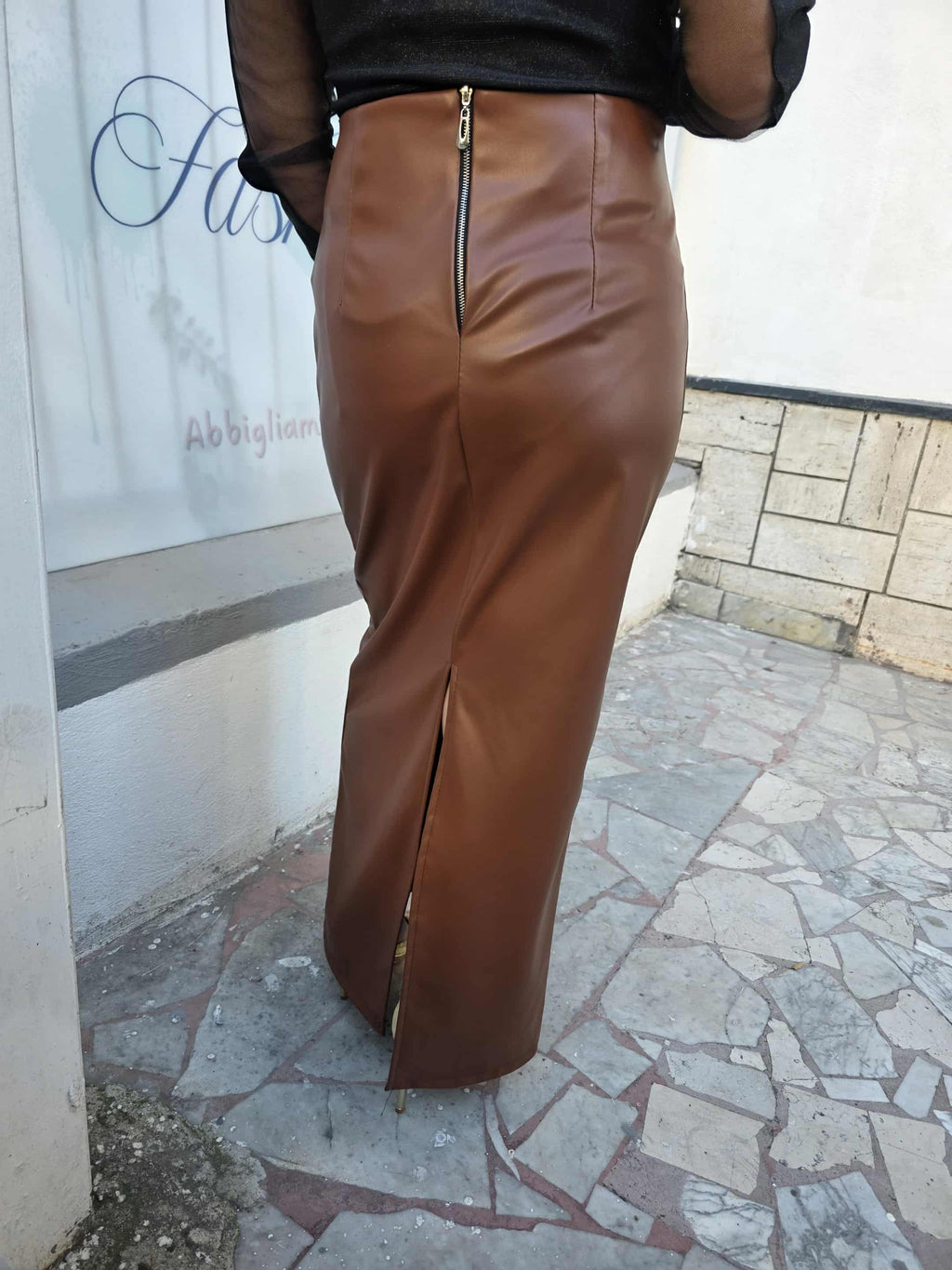 Gonnellone lungo ecopelle con spacco posteriore