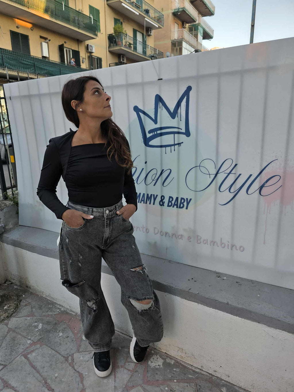 Jeans con strappi laterali lavaggio grigio