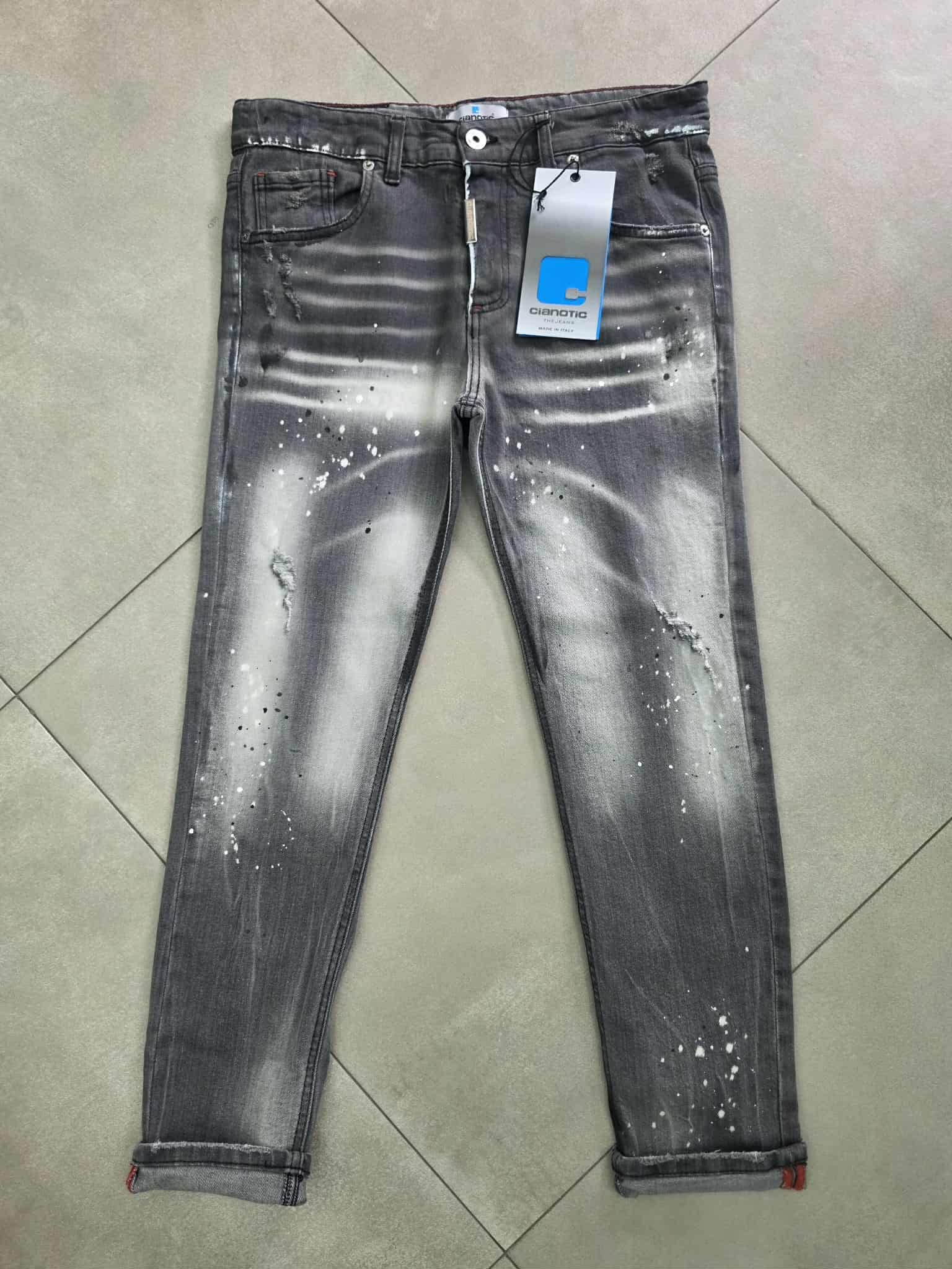 Jeans cianotic grigio e nero