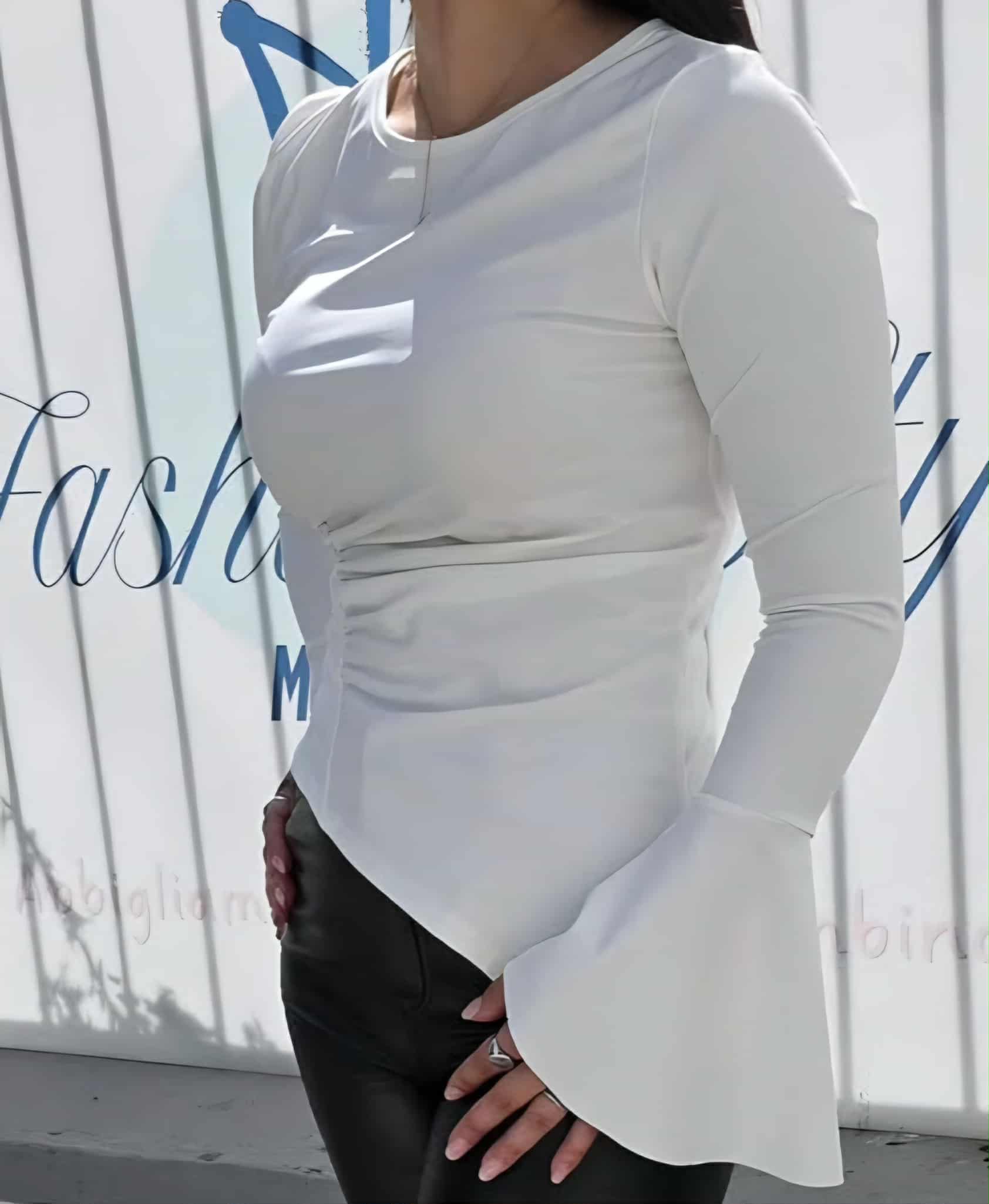 Maglia in lyrca diagonale manica pipistrello