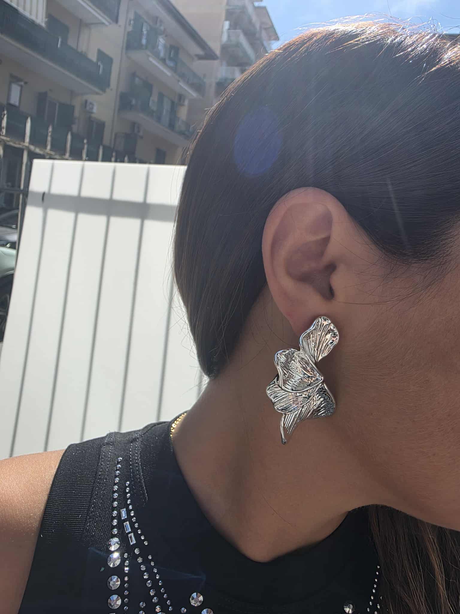 Orecchini pendenti con foglie