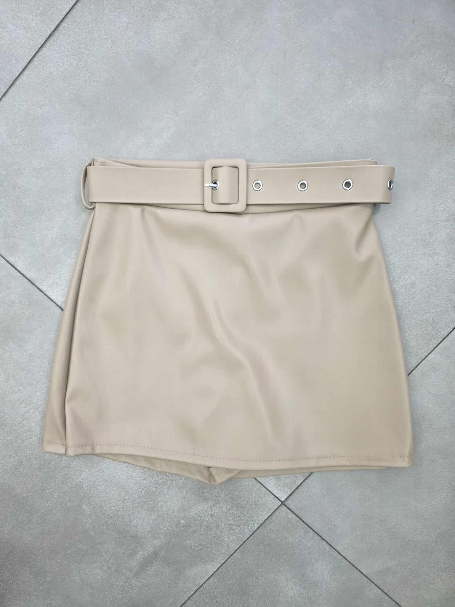 Pantagonna in ecopelle con cintura