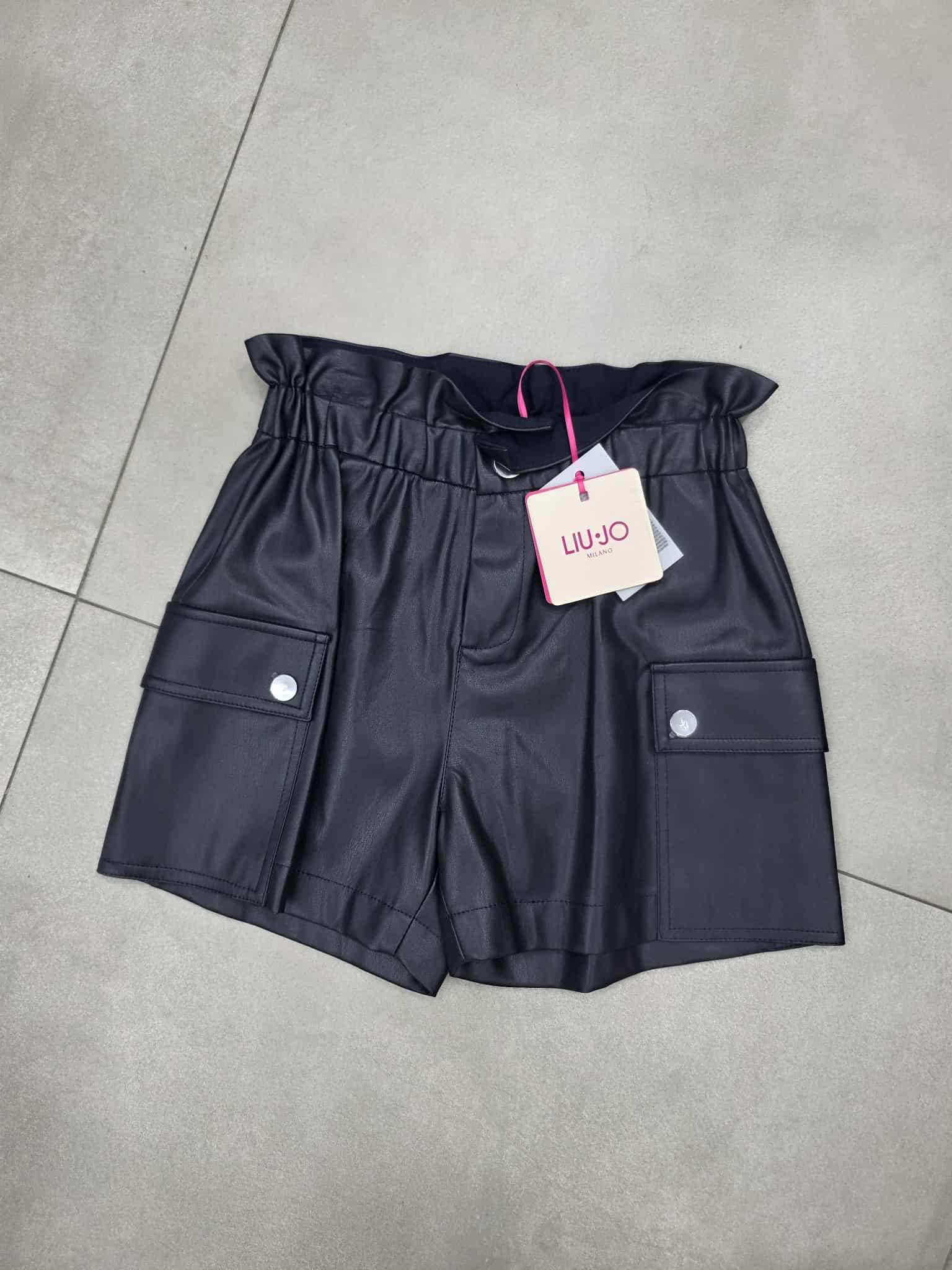 Shorts ecopelle luijo con tascon laterale