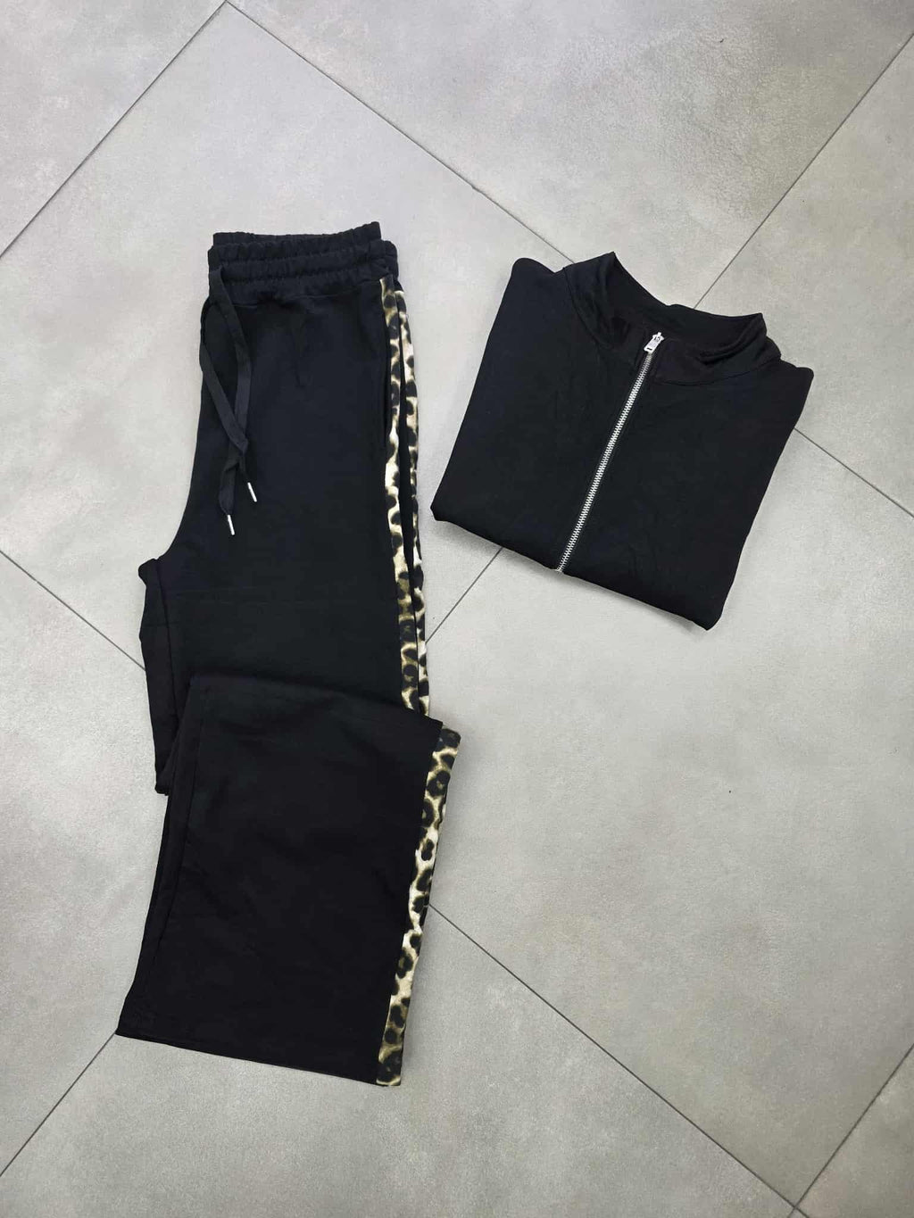 tuta due pezzi maculata