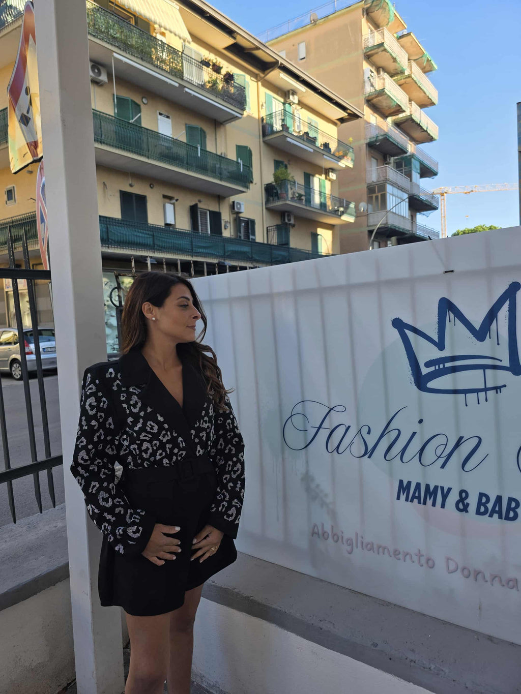 Tutina a giacca con cintura e strass