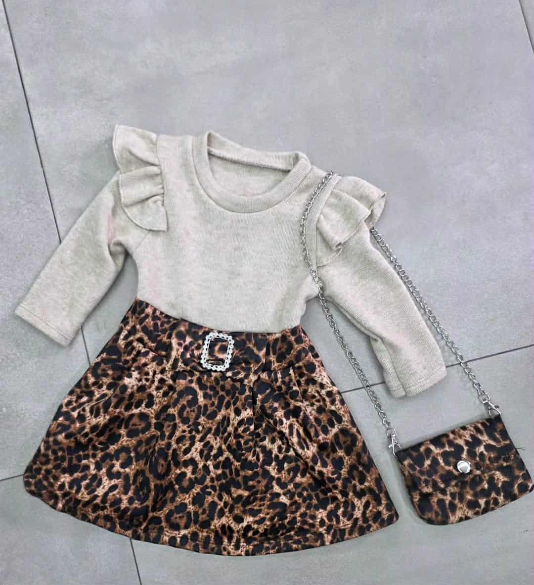 Abitino con gonna maculato con cintura e borsetta